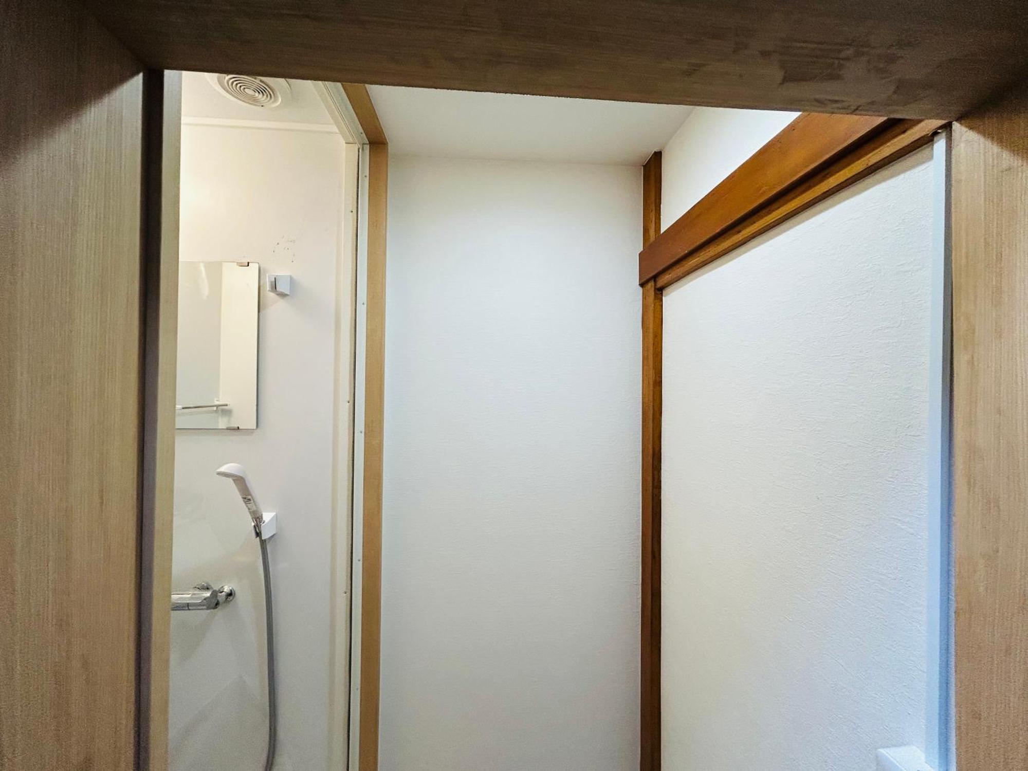 Aprilhouse3f